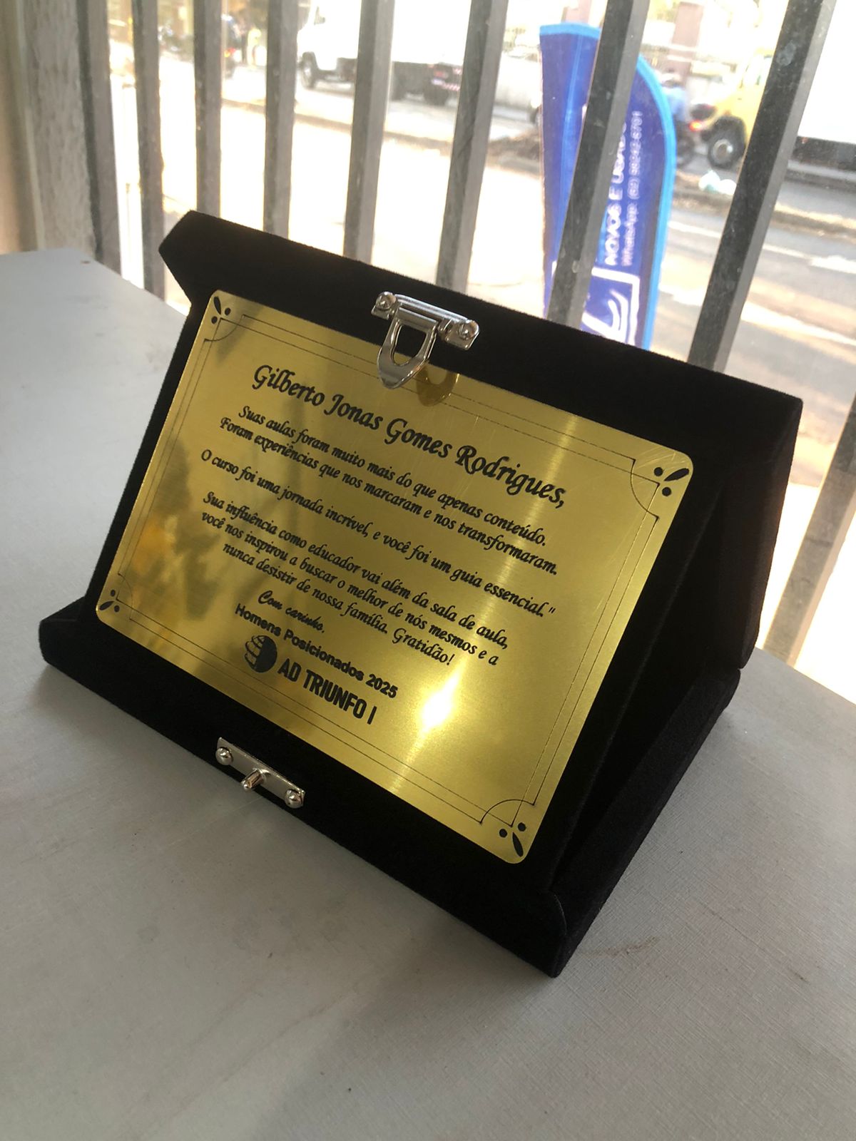 Placa de Homenagem em acrílico escovado com estojo de veludo - Placas de Homenagem - Imagem 5